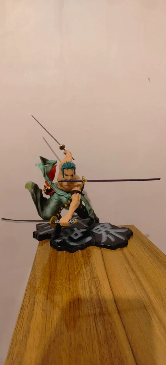 فیگور زورو سه‌شمشیری - تصویر کوچک 2